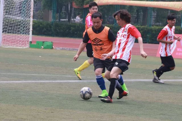 上海大师赛丁俊晖3-6奥沙利文 斯佳辉2-6特鲁姆普